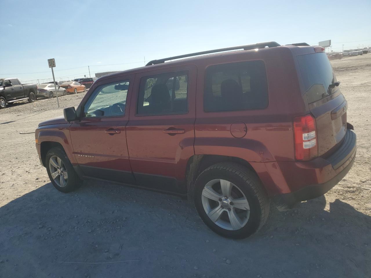 2016 Jeep Liberty (Patriot) - Image 2