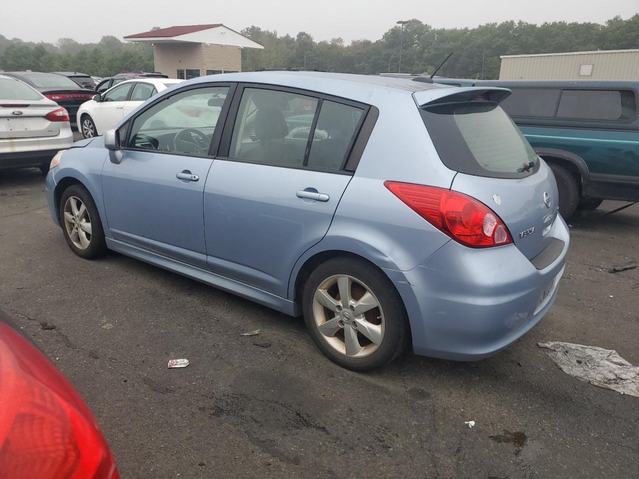 2011 Nissan Versa - Image 2