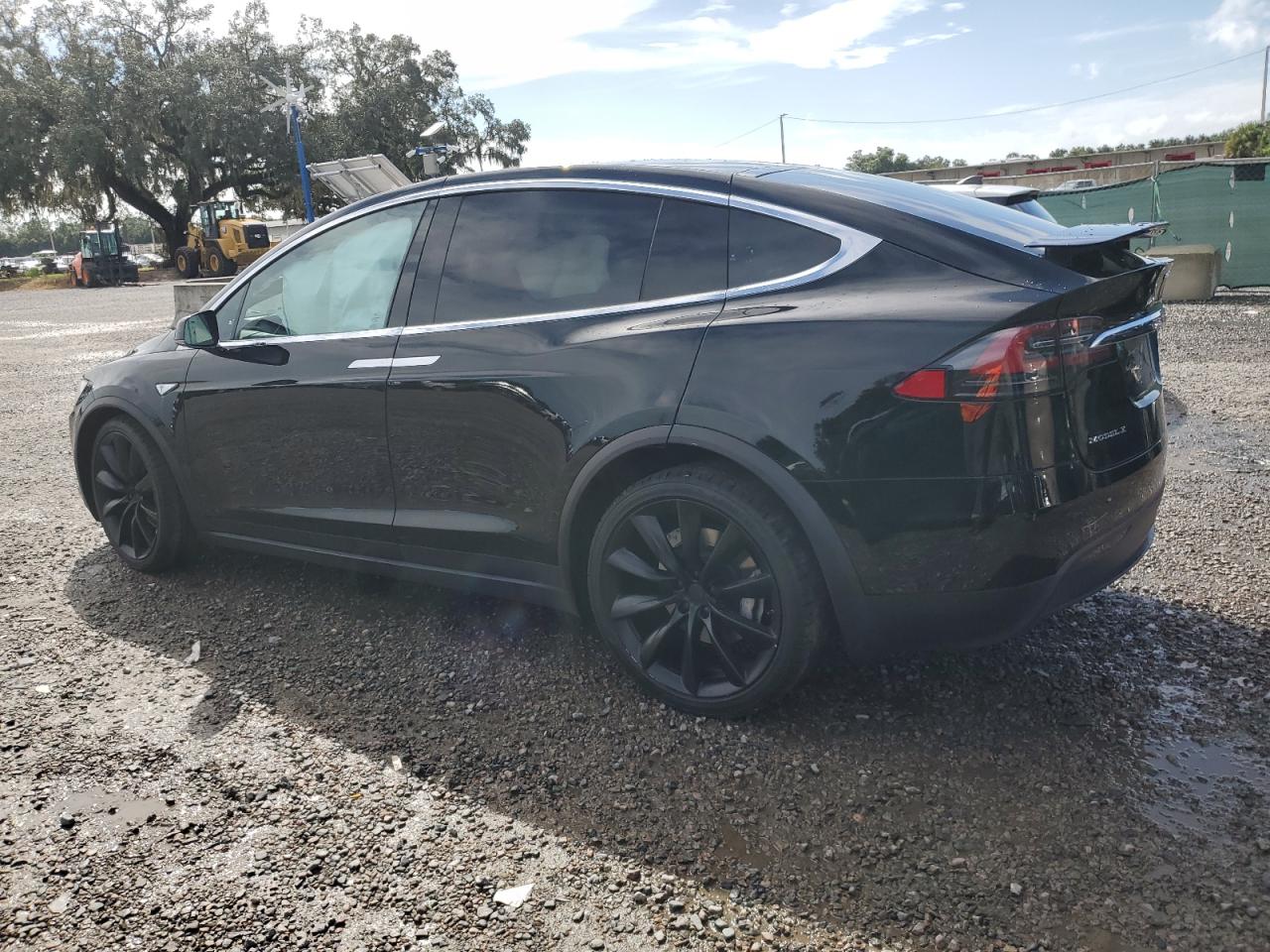 5YJXCBE22GF016997 2016 TESLA MODEL X - Image 2