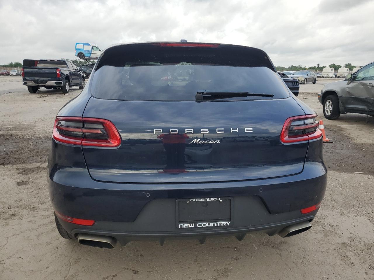 WP1AA2A5XJLB12987 2018 Porsche Macan