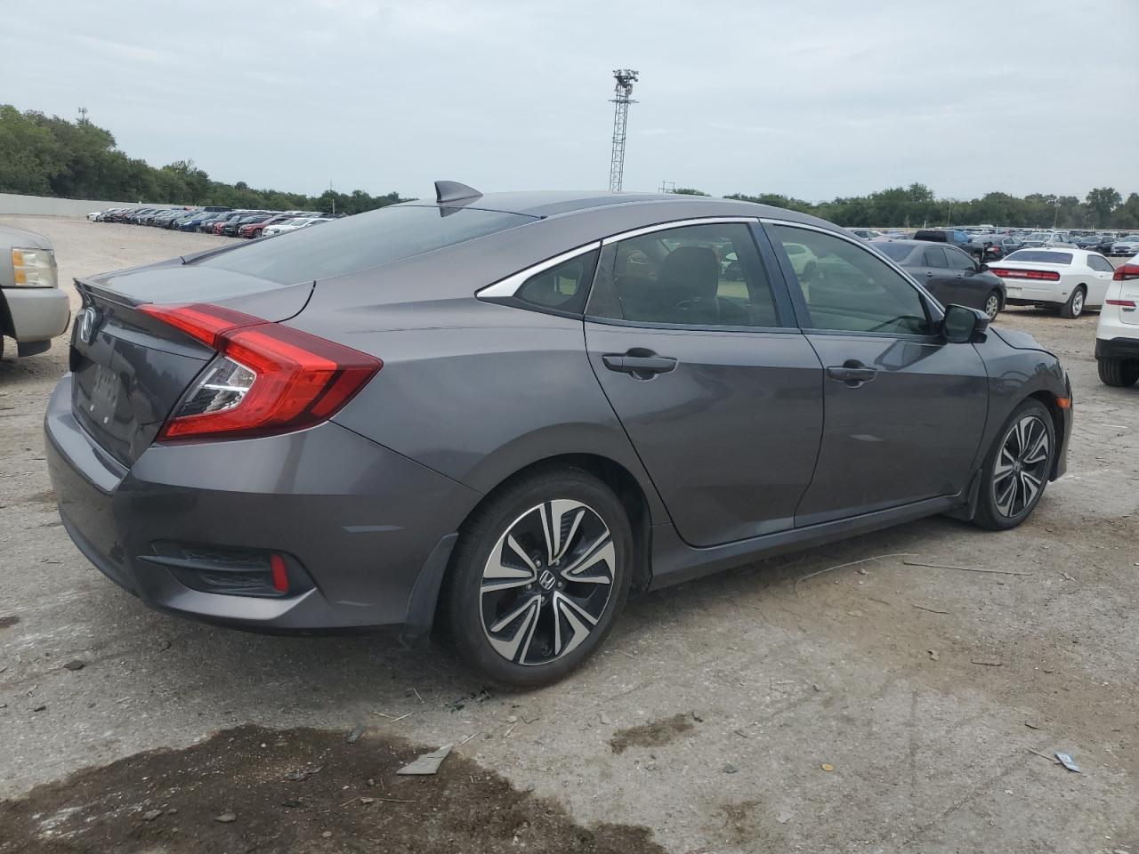 JHMFC1F77JX001097 2018 Honda Civic Exl