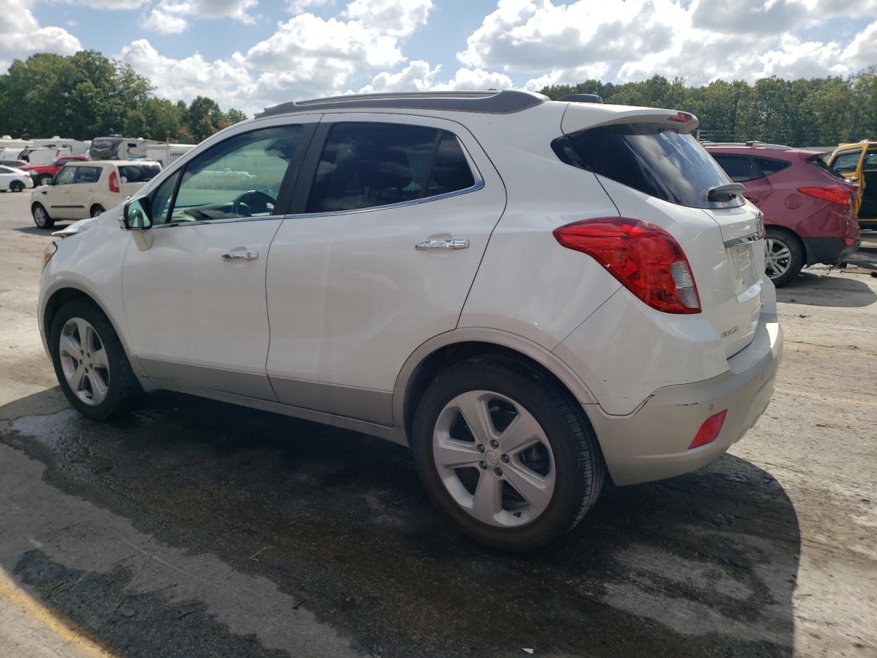 KL4CJDSB2FB236124 2015 BUICK ENCORE - Image 2