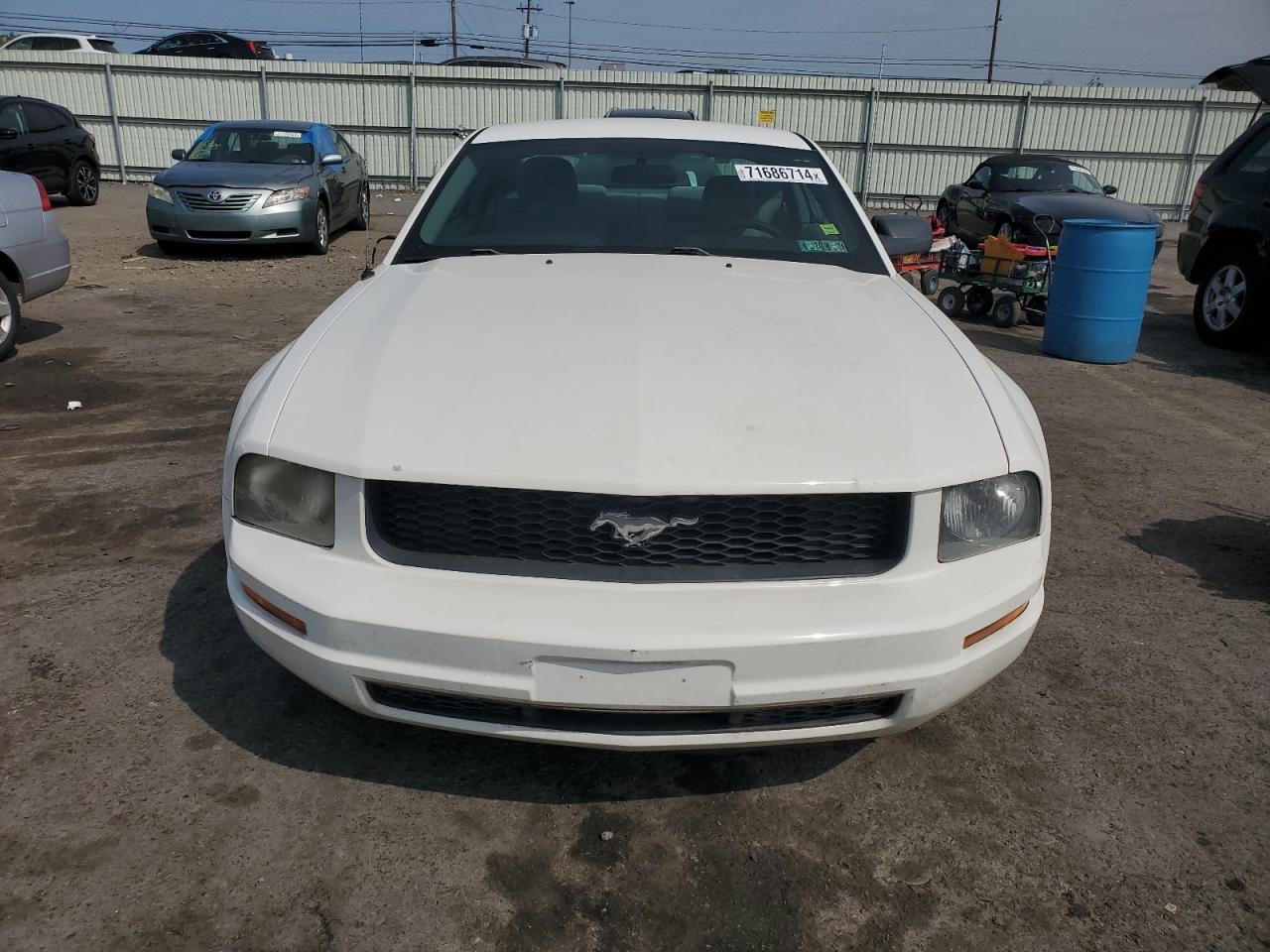 2005 Ford Mustang - Image 5
