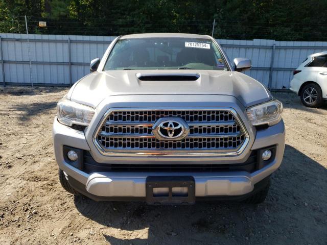 Пикапы TOYOTA TACOMA 2017 Серебристый