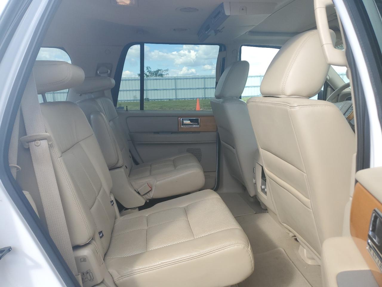 2010 Lincoln Navigator VIN: 5LMJJ2J55AEJ01149 Lot: 72167344