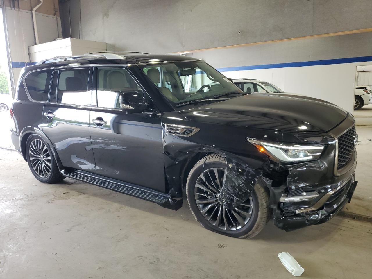 2021 Infiniti QX80 - Image 4