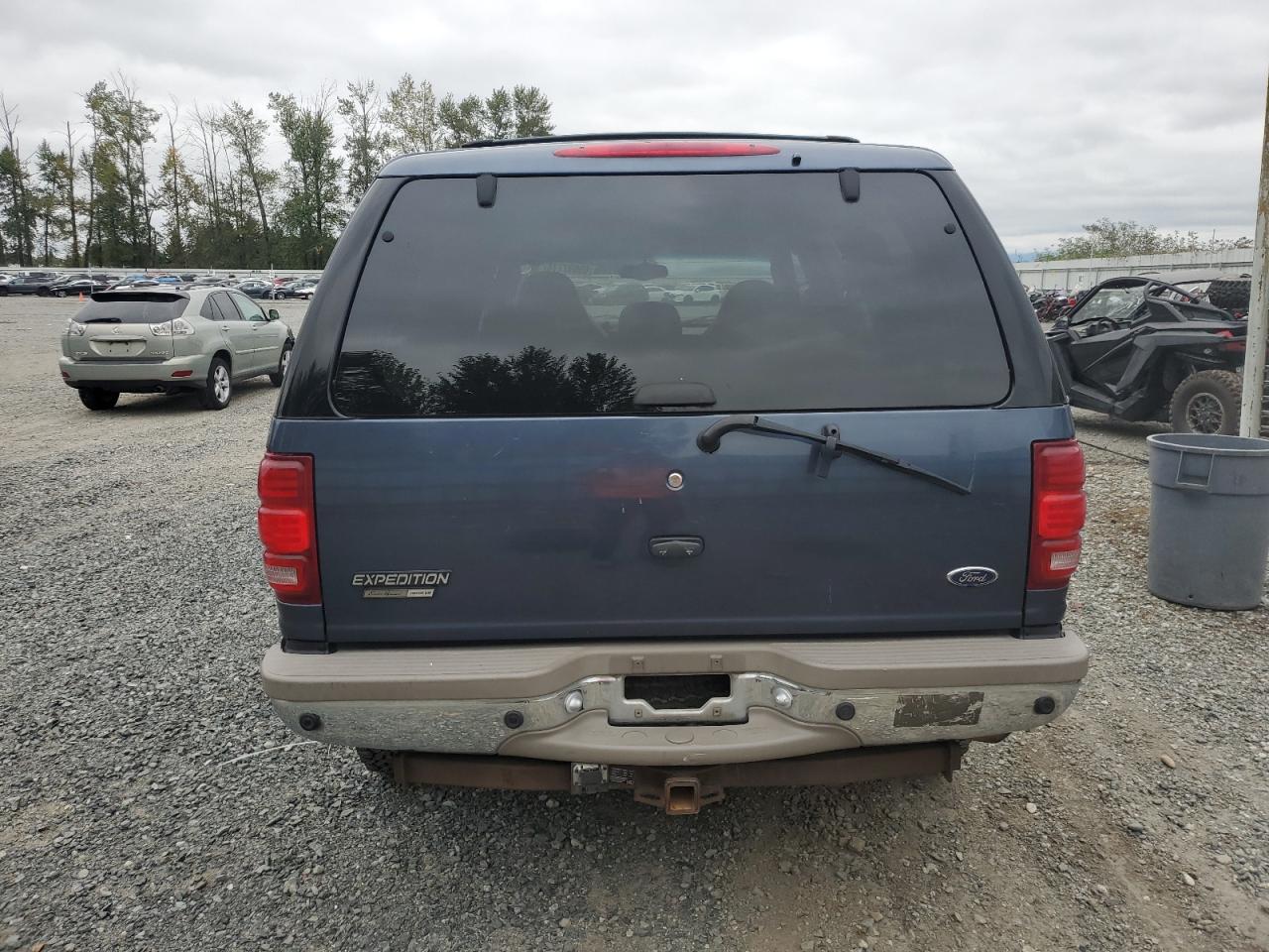 2002 Ford Expedition Eddie Bauer VIN: 1FMFU18L72LA77027 Lot: 69692774