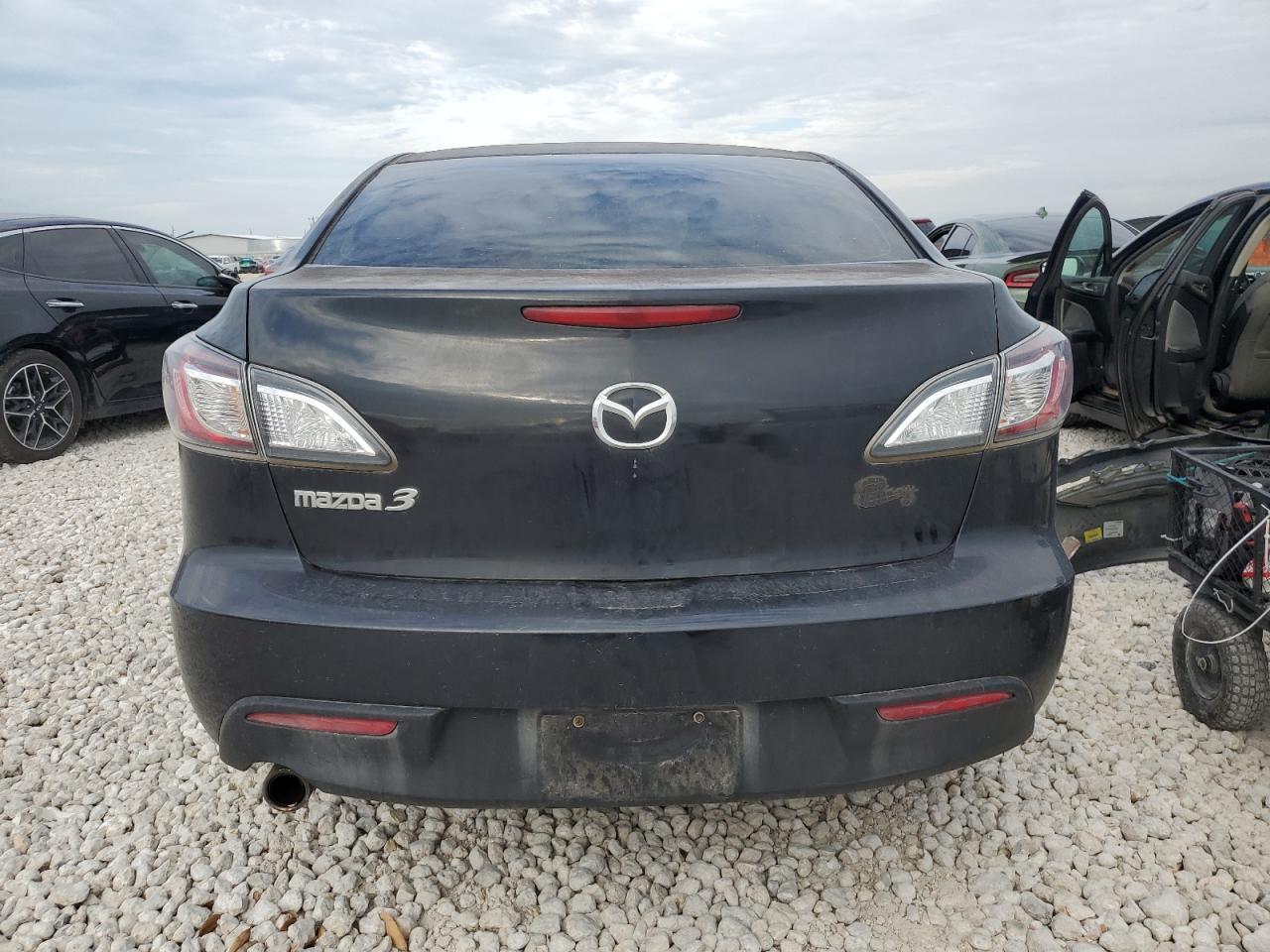 JM1BL1VF8B1900953 2011 Mazda 3 I