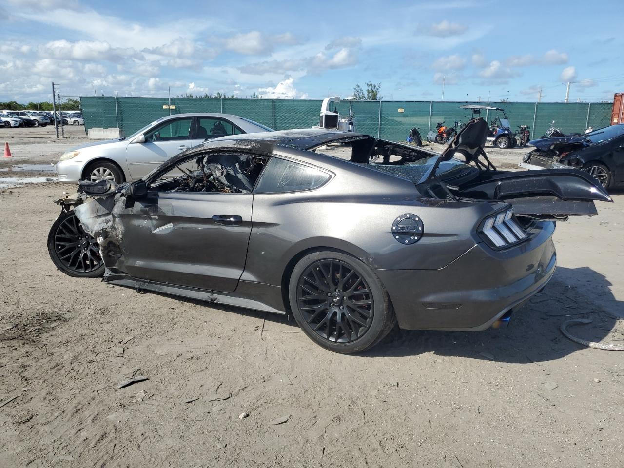 1FA6P8CFXG5328601 2016 FORD MUSTANG - Image 2