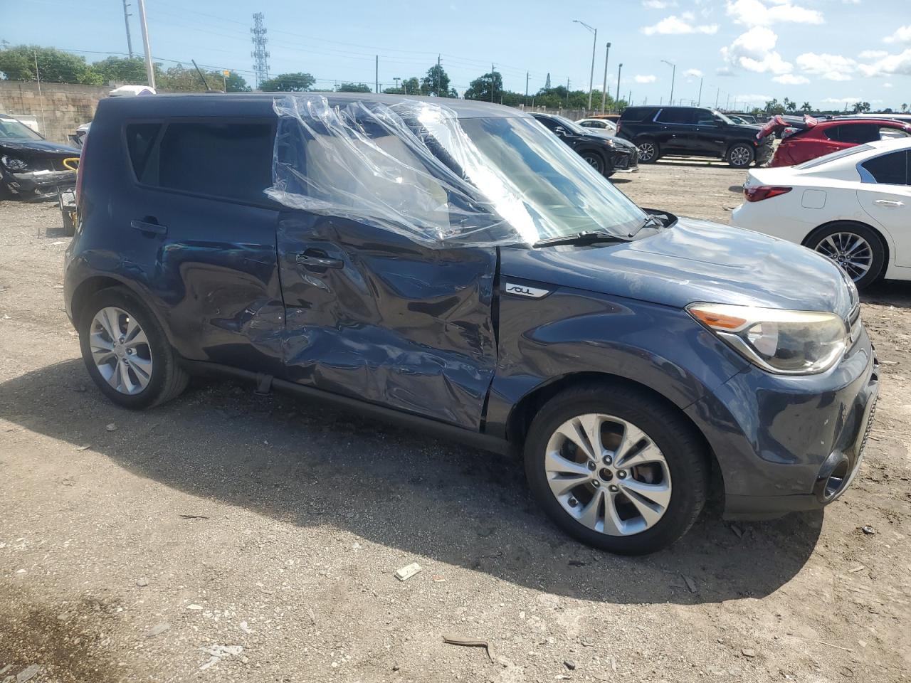 VIN KNDJP3A50G7321565 2016 KIA SOUL no.4