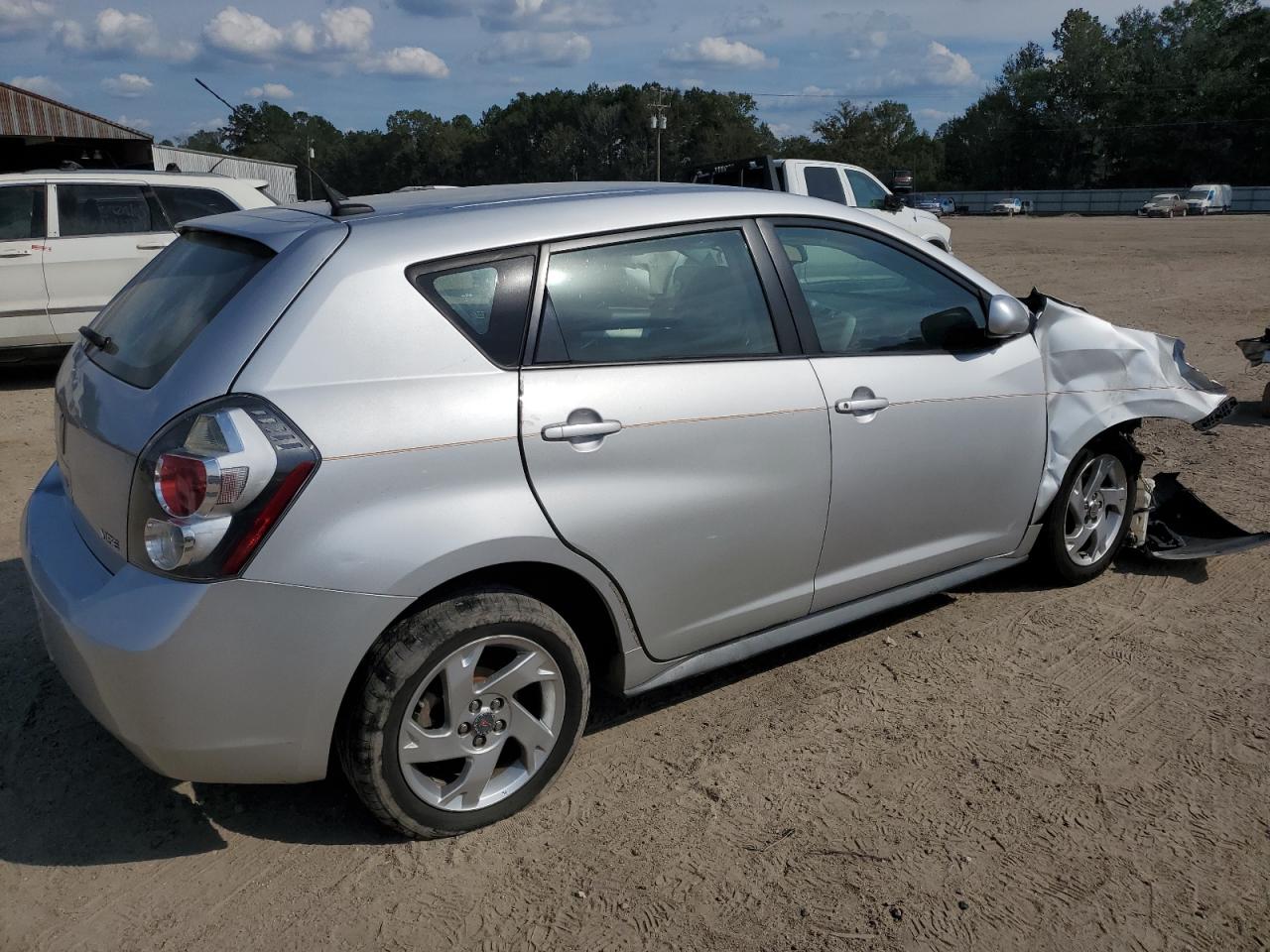 2009 Pontiac Vibe - Image 3