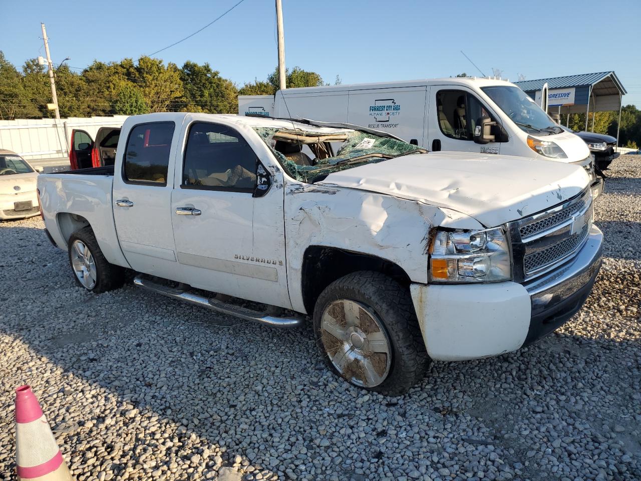 2007 Chevrolet Silverado - Image 4