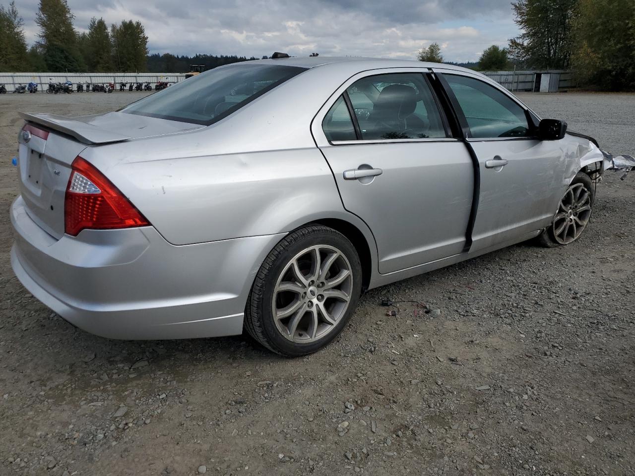 2011 Ford Fusion - Image 3
