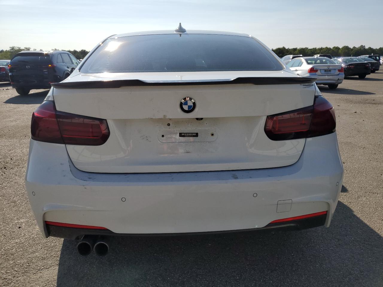 2018 BMW 330 Xi VIN: WBA8D9C5XJA013933 Lot: 70725944