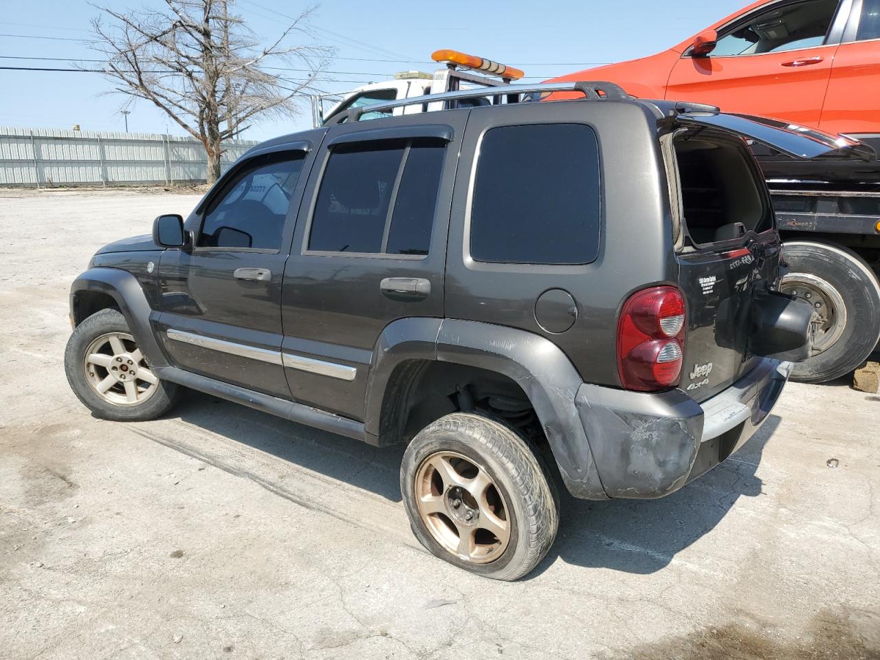 2005 Jeep Liberty (North America) - Image 2
