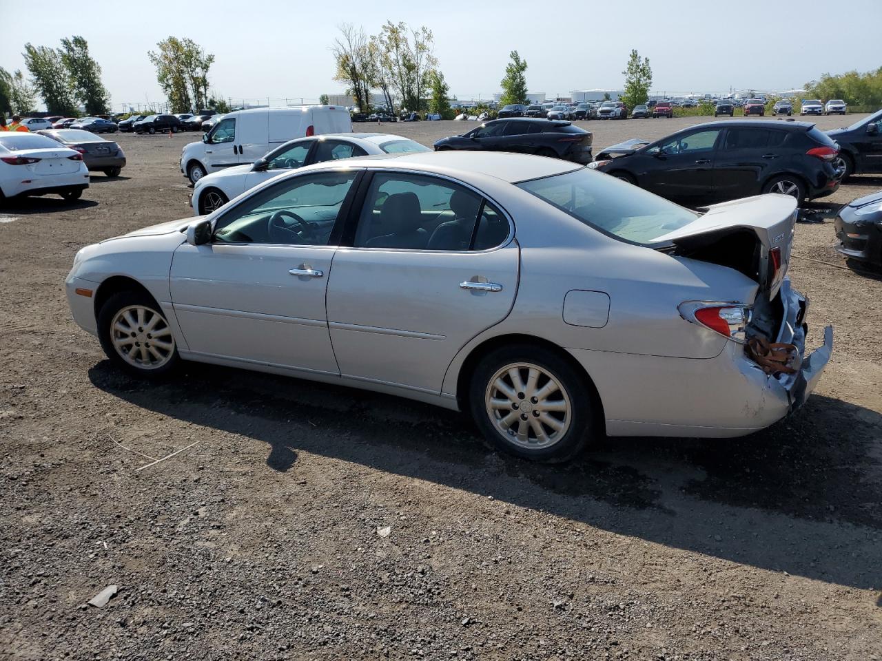 2003 Lexus ES - Image 2