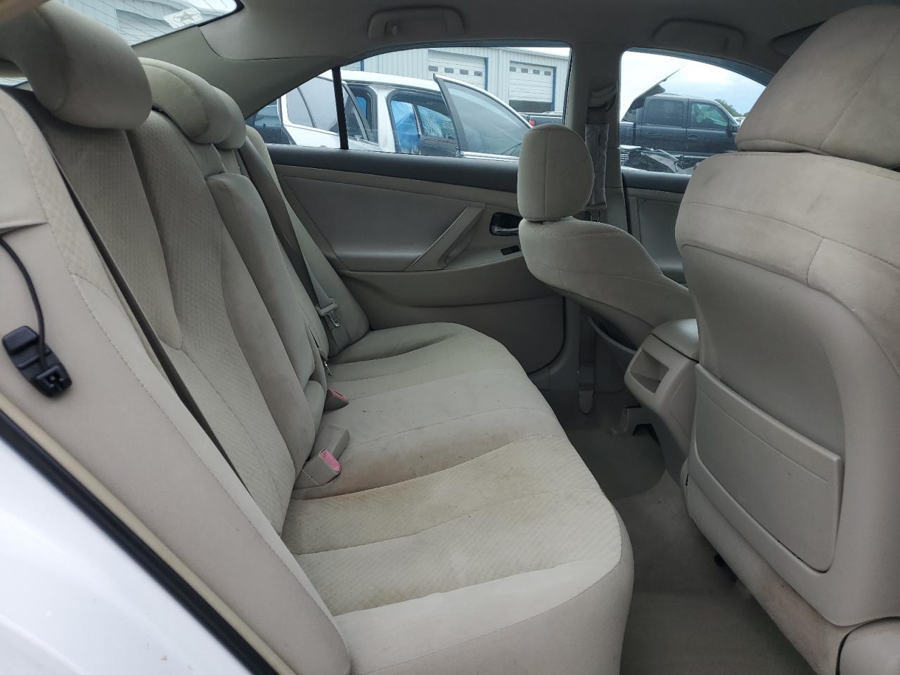 2009 Toyota Camry - Image 10