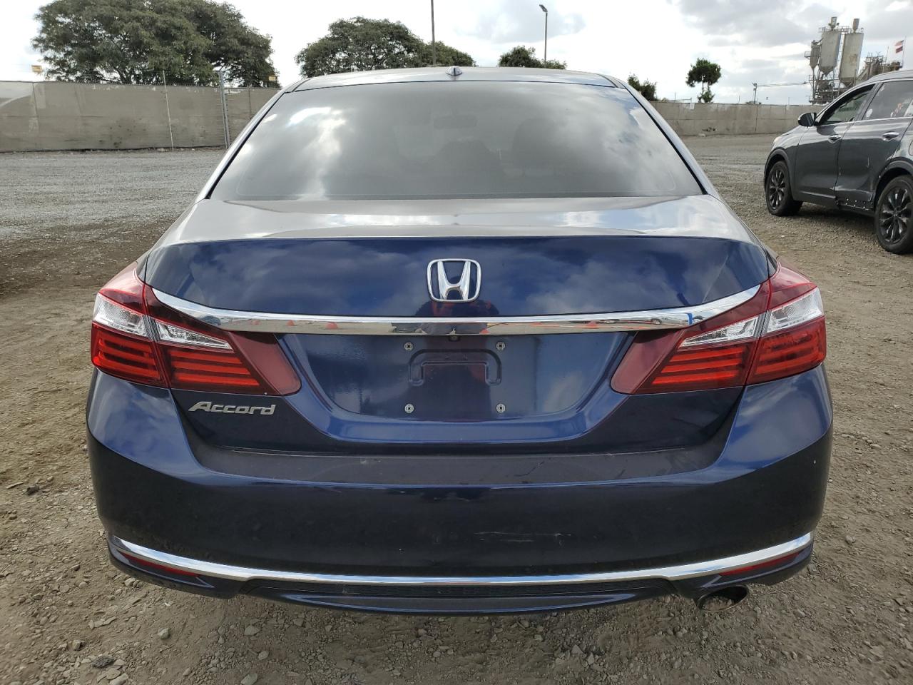 1HGCR2F78HA241413 2017 Honda Accord Ex