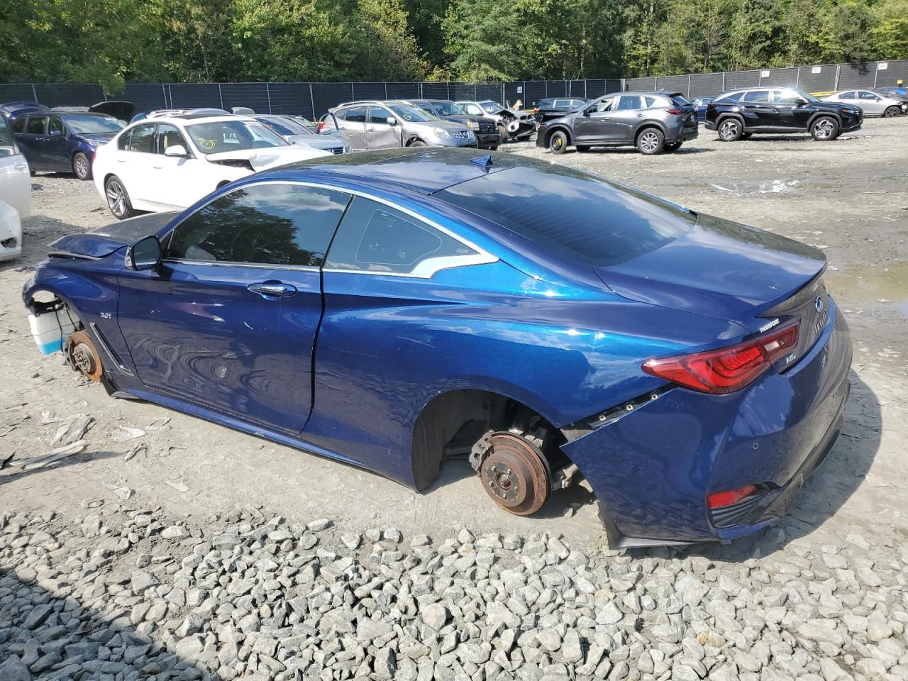 JN1EV7EL4HM550389 2017 Infiniti Q60 Premium