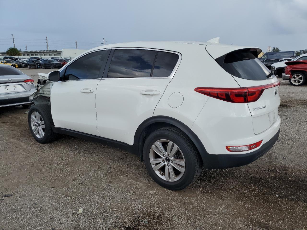 KNDPMCAC5K7613285 2019 KIA SPORTAGE - Image 2