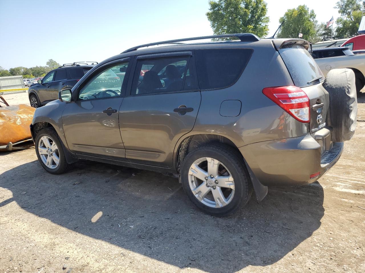 2010 Toyota RAV 4 - Image 2