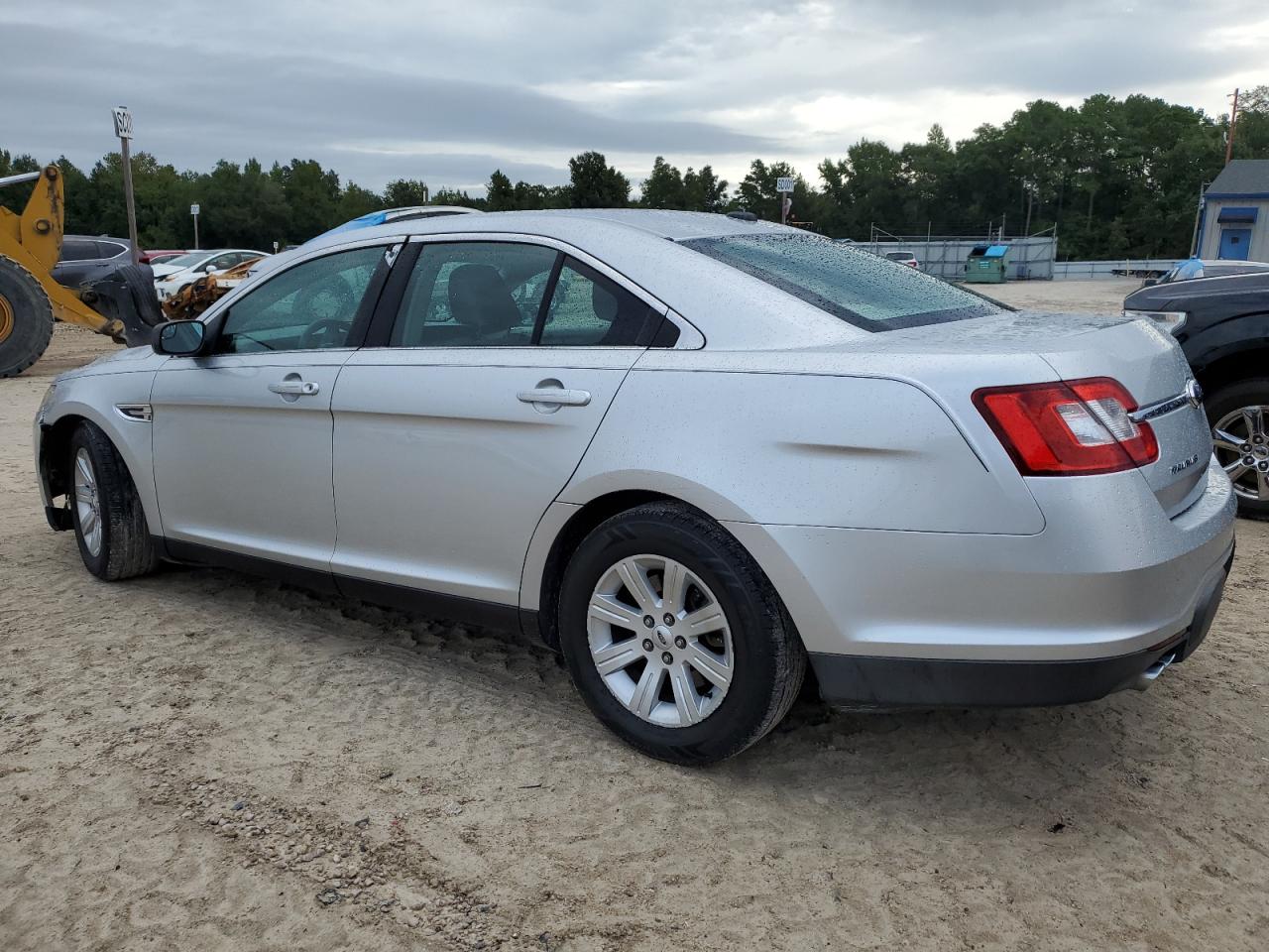 2012 Ford Taurus - Image 2