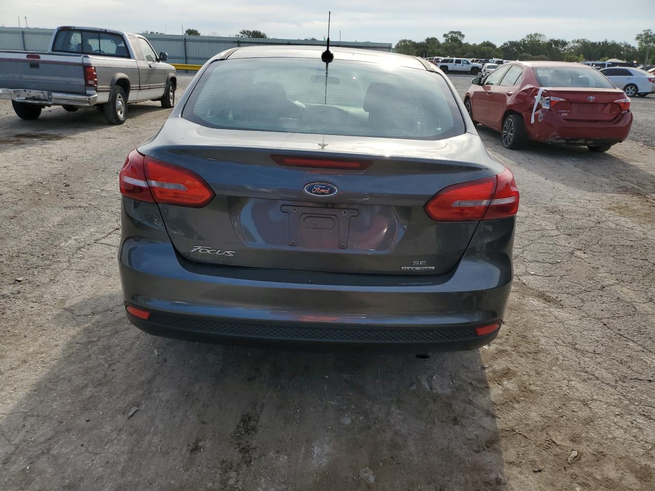 1FADP3F29GL361409 2016 Ford Focus Se