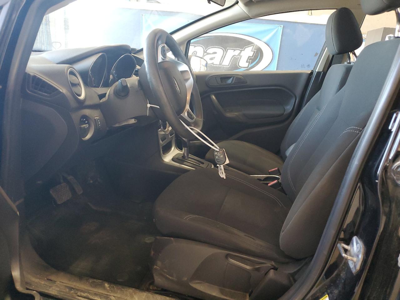 3FADP4BJ5JM132038 2018 Ford Fiesta Se