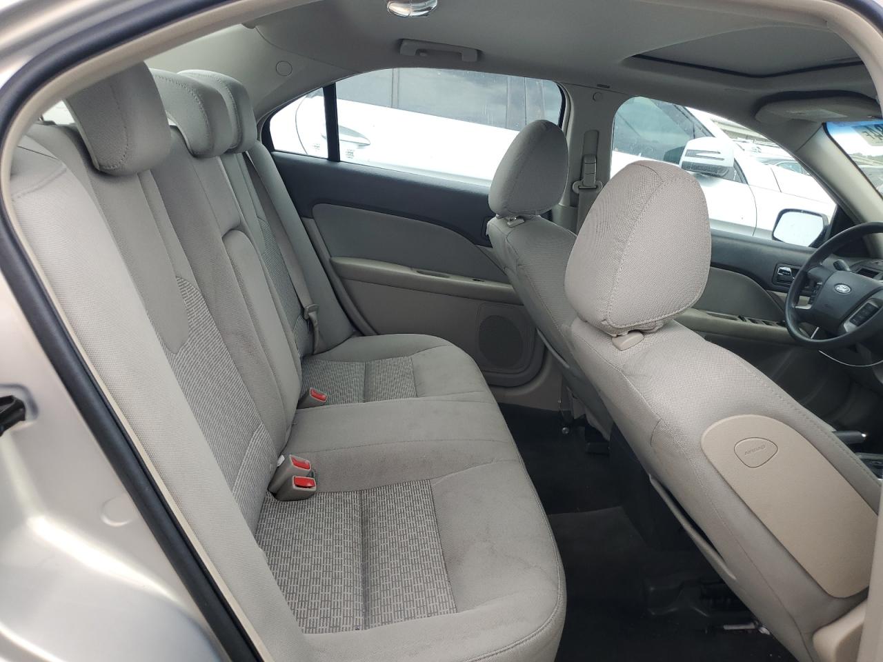 2010 Ford Fusion - Image 10