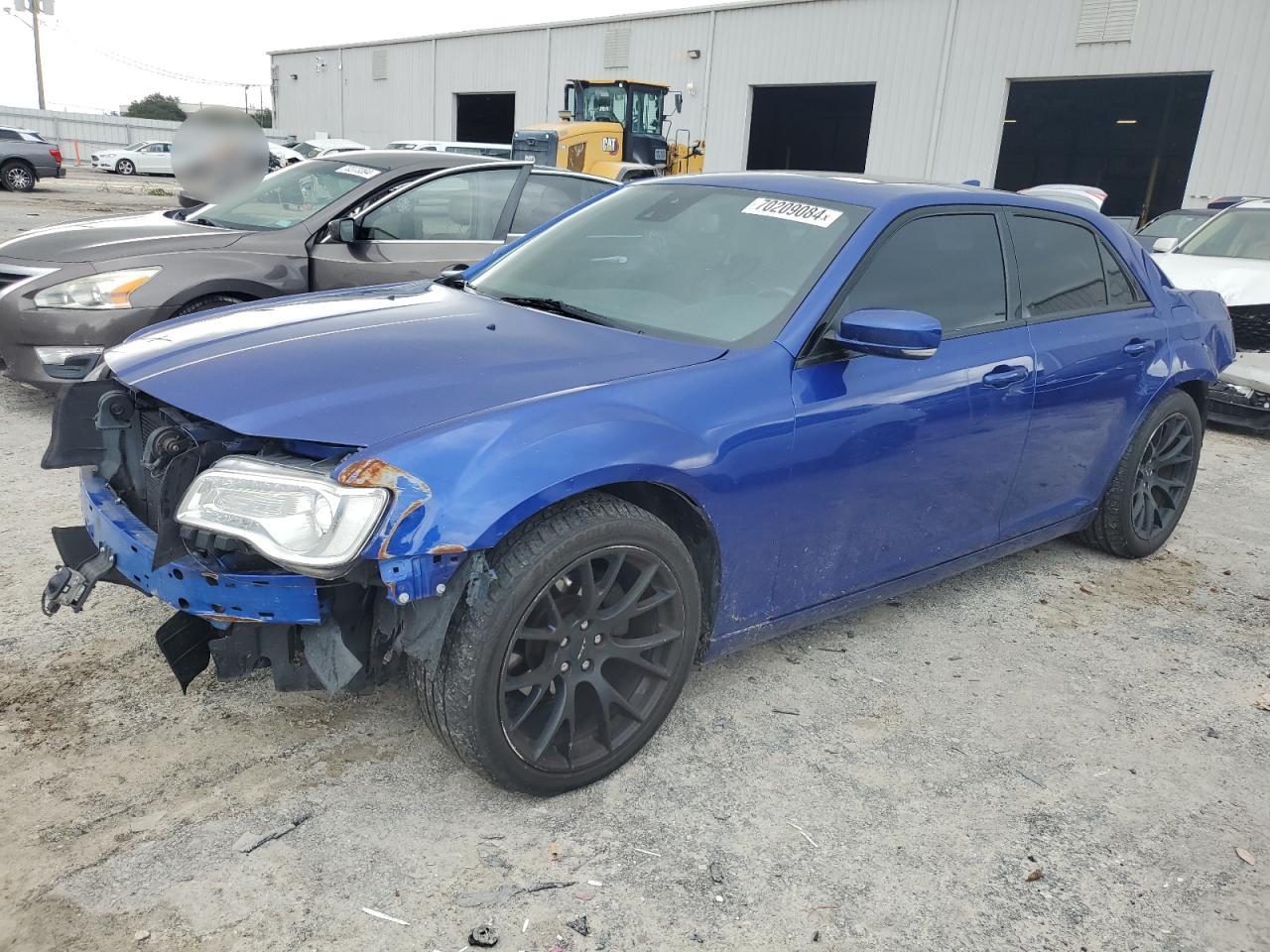 VIN 2C3CCABG2JH285550 2018 CHRYSLER 300 no.1