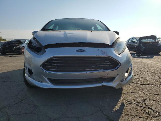  FORD FIESTA 2015 Сріблястий