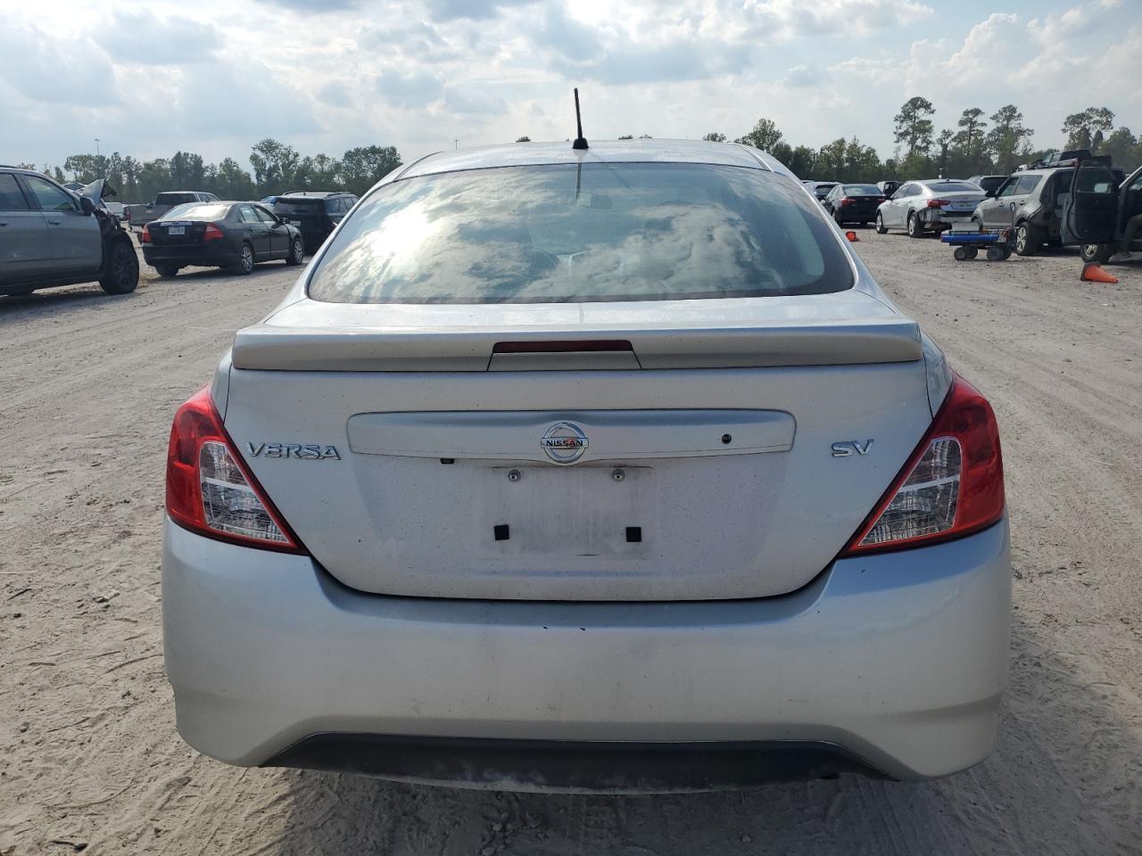 2019 Nissan Versa S VIN: 3N1CN7AP6KL864031 Lot: 72572774