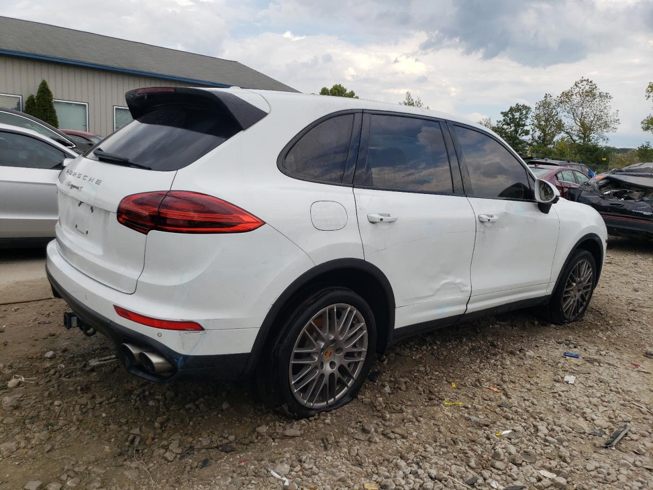 VIN WP1AB2A27GLA93990 2016 PORSCHE CAYENNE no.3