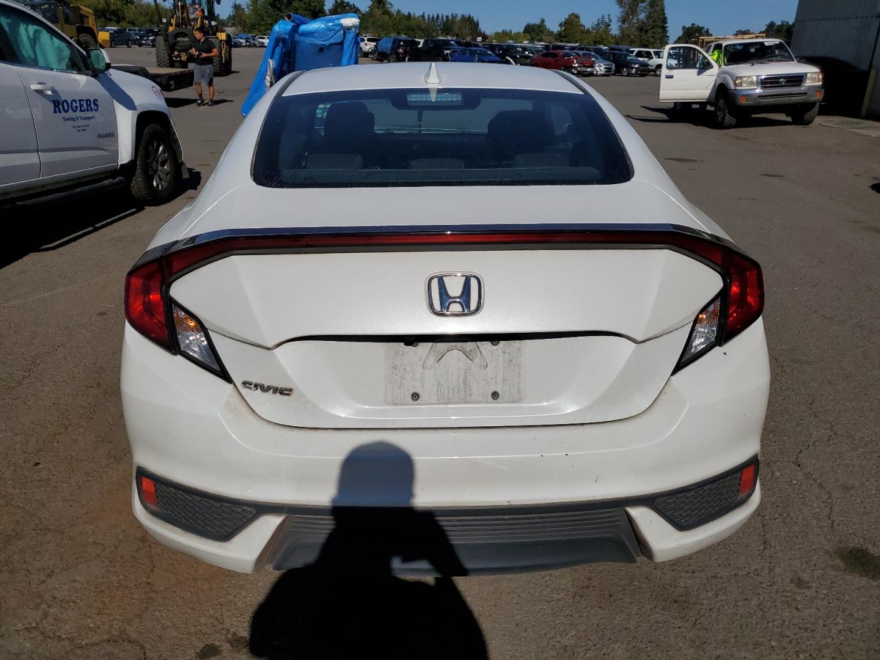 2HGFC3B32JH350643 2018 Honda Civic Ex