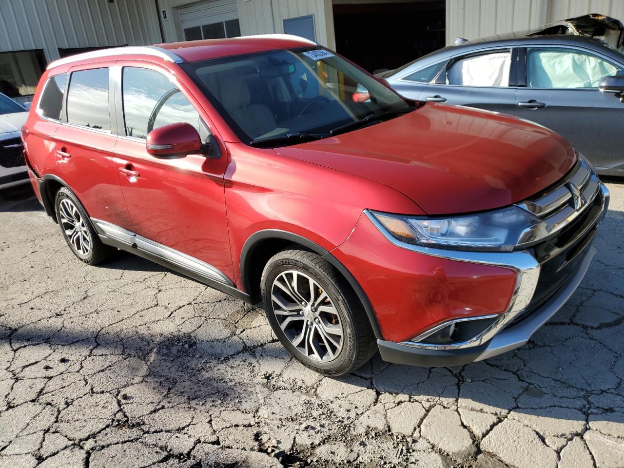 2018 Mitsubishi Outlander - Image 4