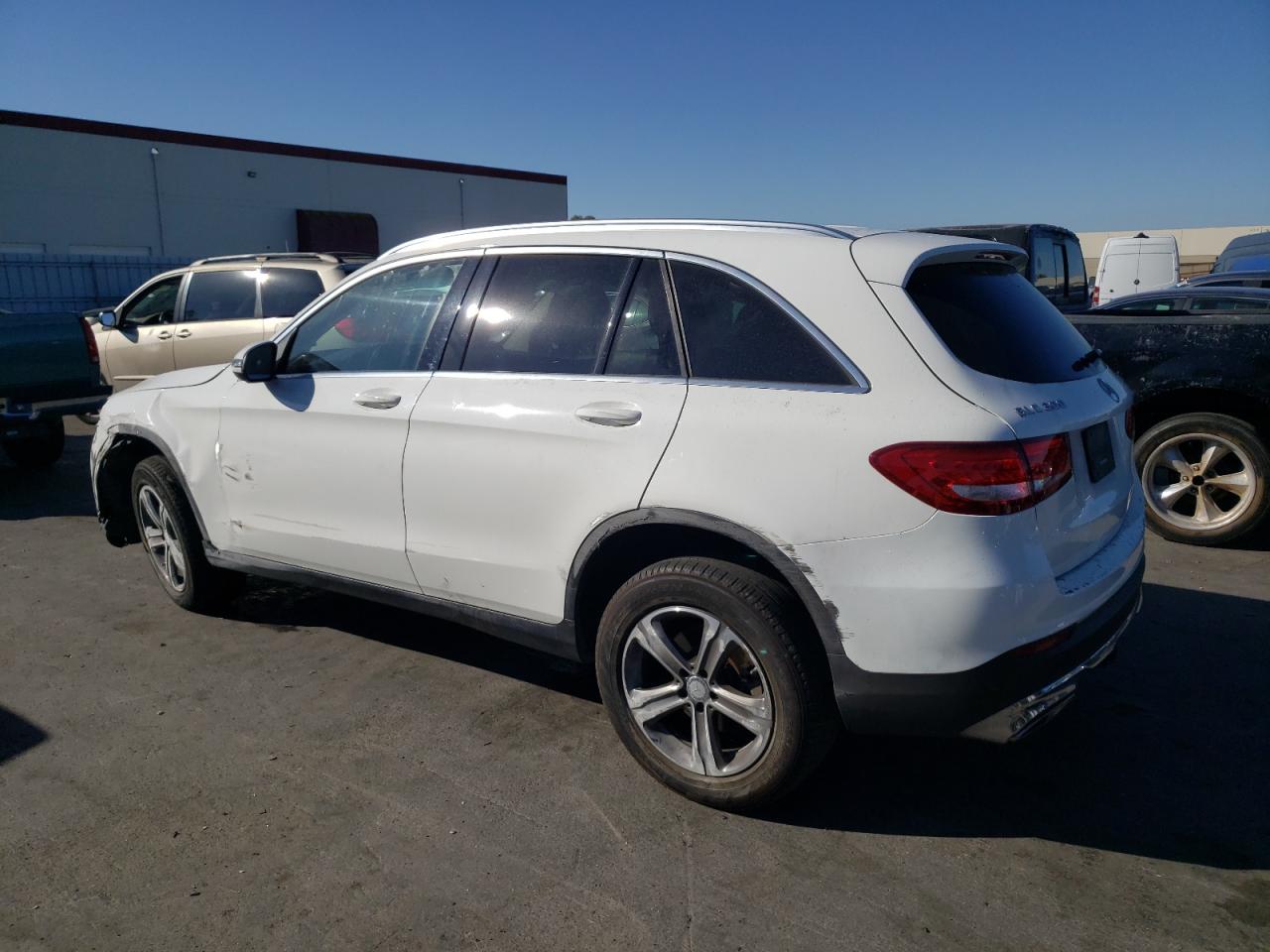 VIN WDC0G4KB9GF053086 2016 MERCEDES-BENZ GLC-CLASS no.2