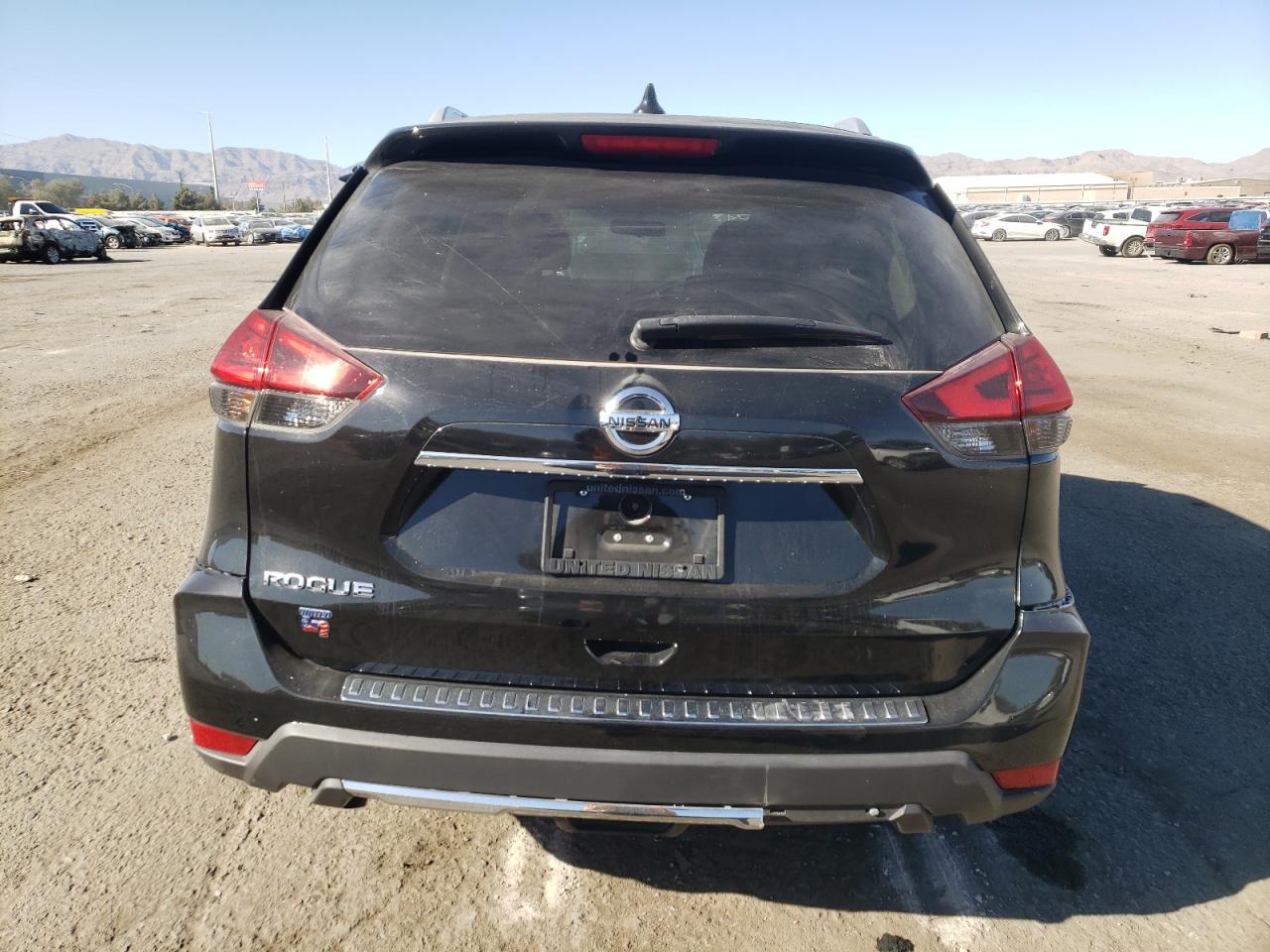 2017 Nissan Rogue S VIN: KNMAT2MT7HP577879 Lot: 73339814