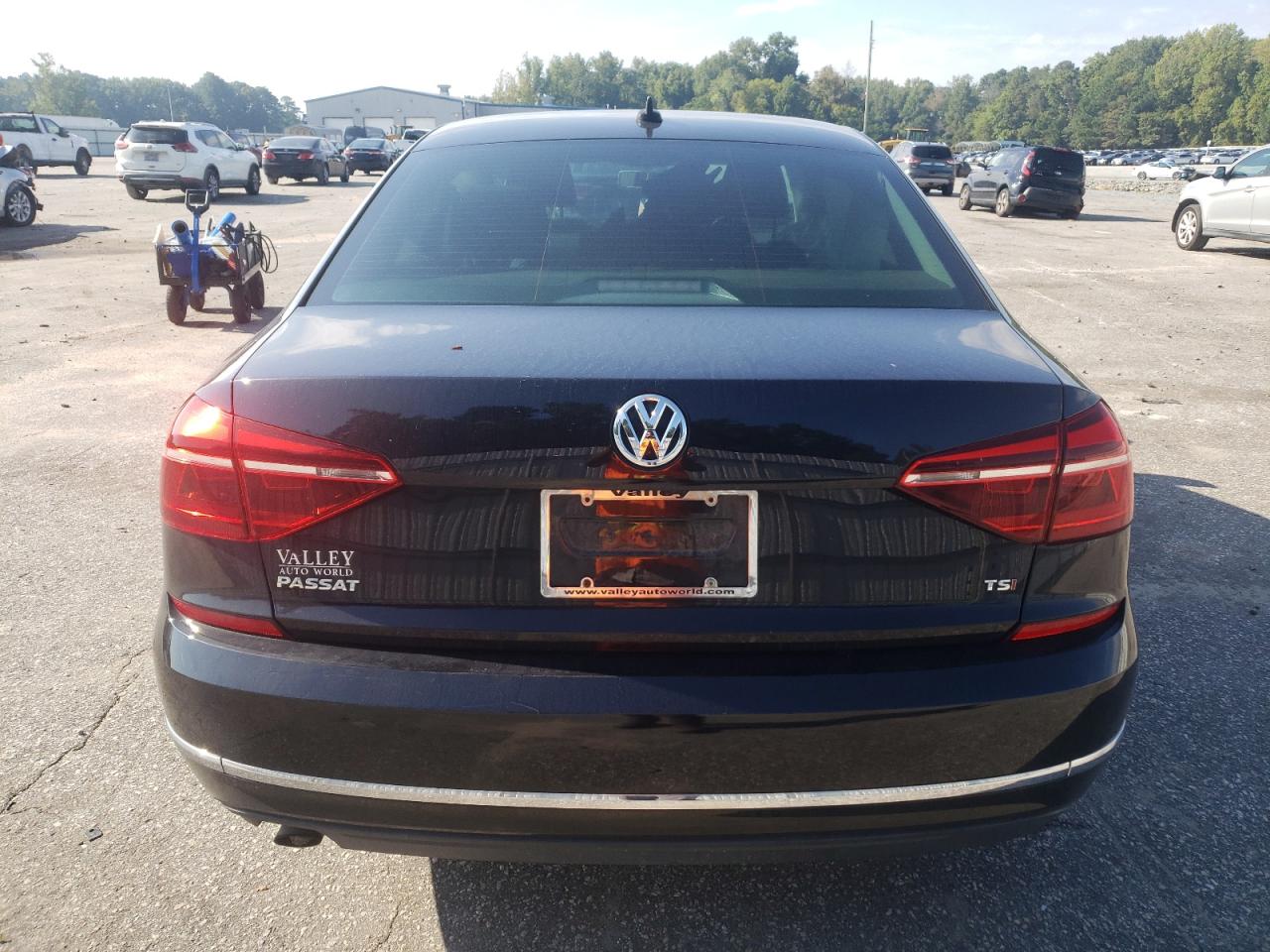 1VWLA7A38KC004243 2019 Volkswagen Passat Wolfsburg