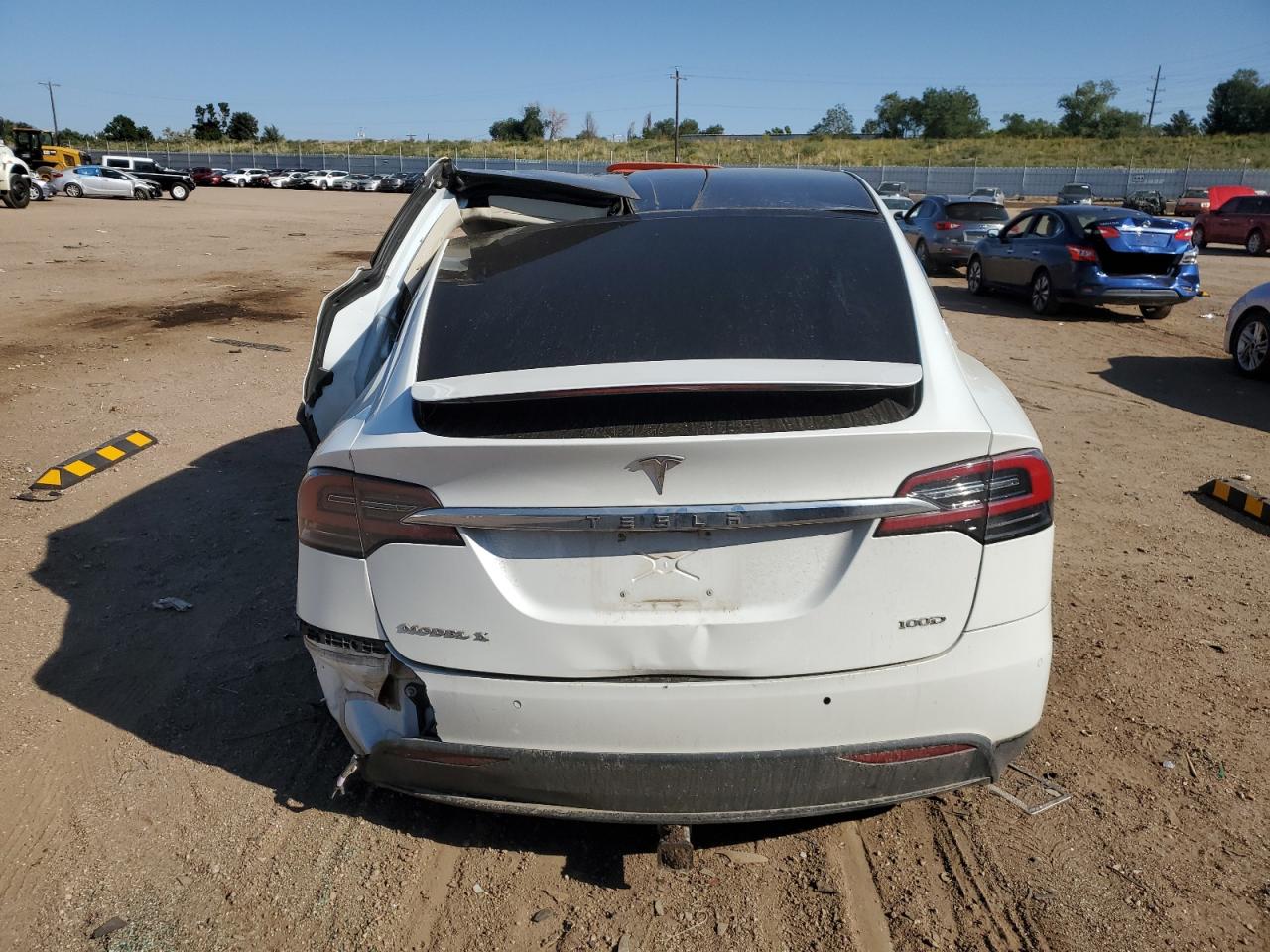 2018 Tesla Model X VIN: 5YJXCDE22JF103446 Lot: 70805164