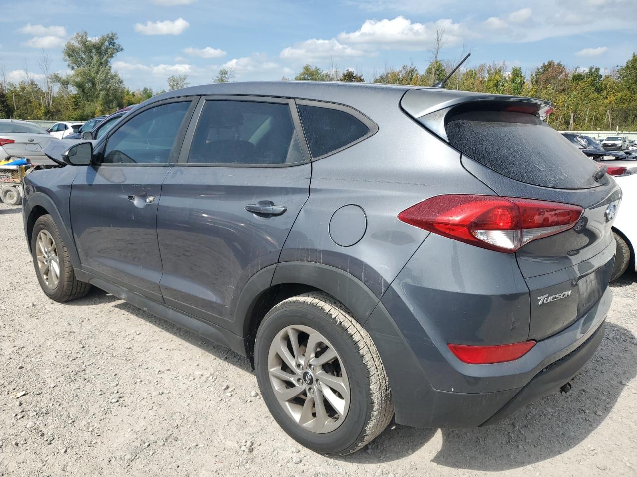 KM8J23A42JU736168 2018 HYUNDAI TUCSON - Image 2