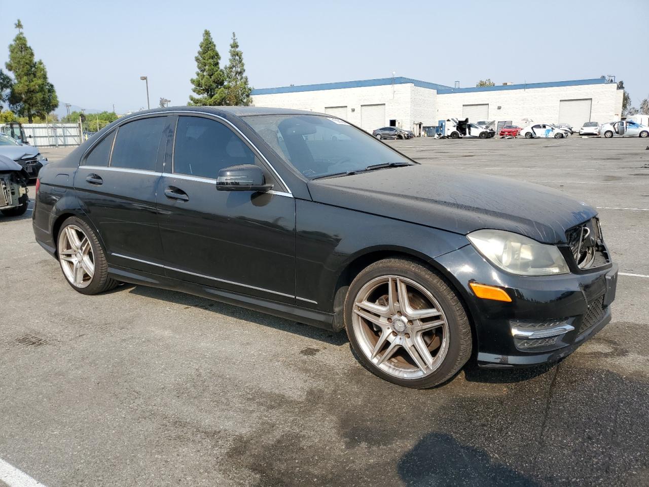 VIN WDDGF4HB6DA872747 2013 MERCEDES-BENZ C-CLASS no.4