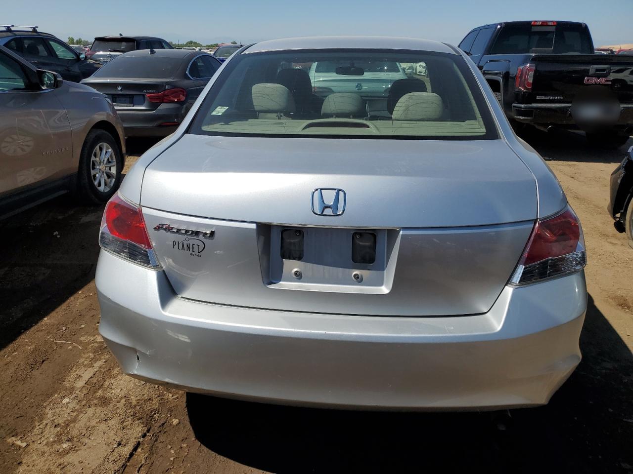 2008 Honda Accord Lx VIN: JHMCP263X8C023915 Lot: 70588494