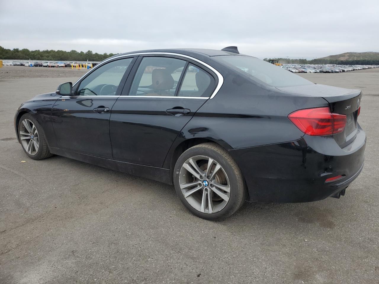 WBA8D9G32HNU62082 2017 BMW 3 SERIES - Image 2