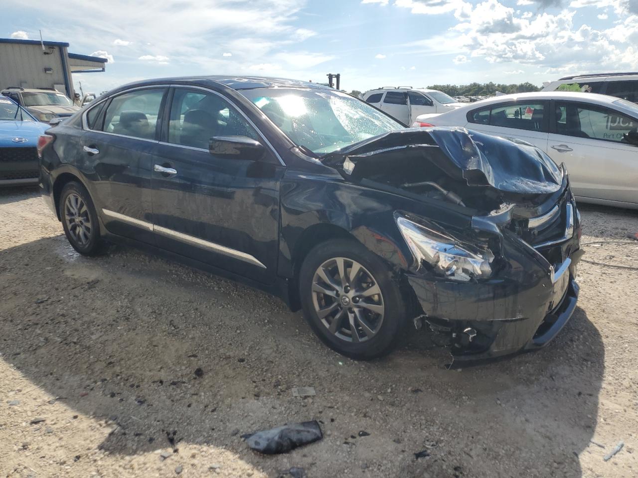 2015 Nissan Altima - Image 4