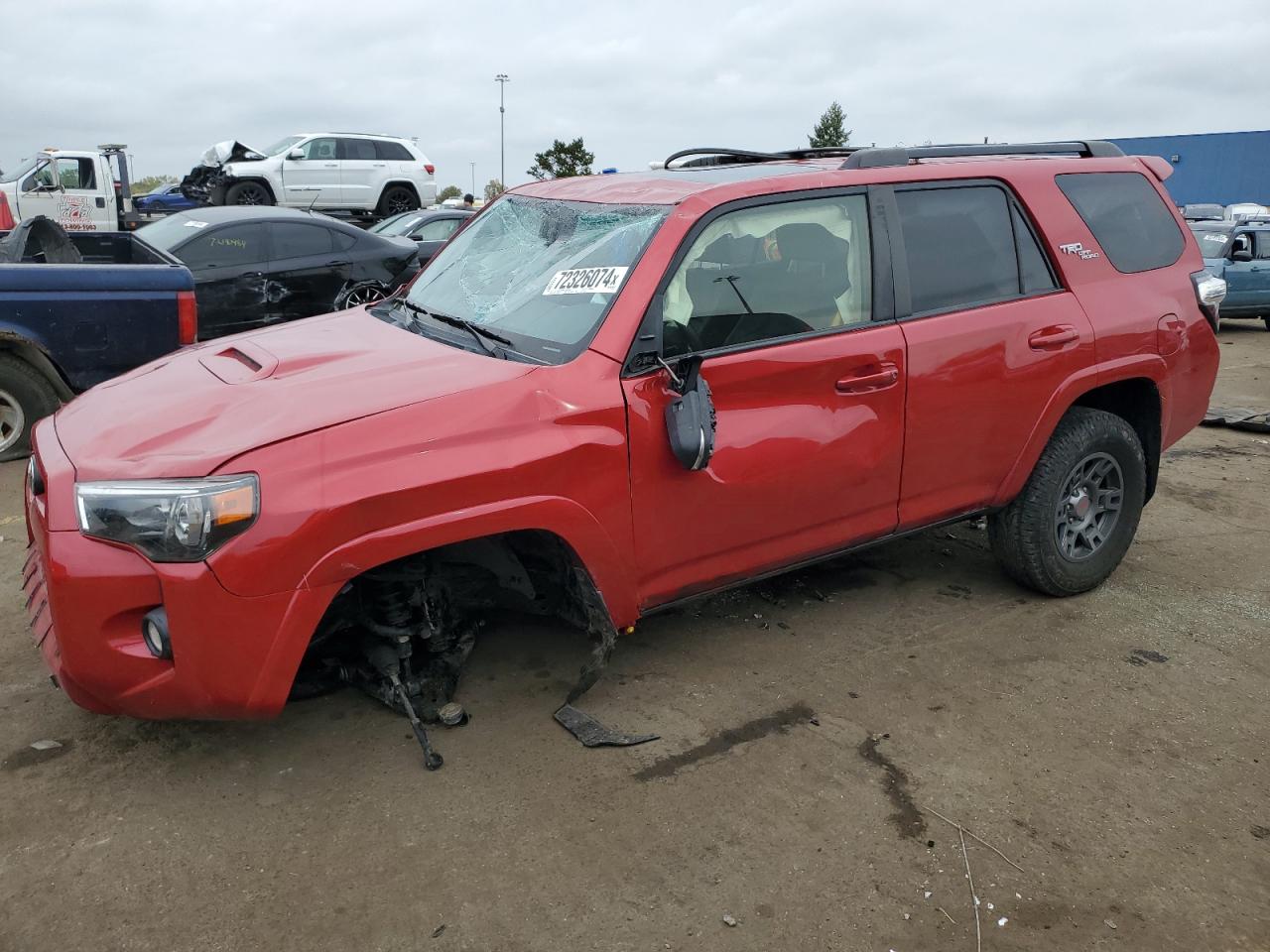 VIN JTEBU5JR3K5636792 2019 TOYOTA 4RUNNER no.1