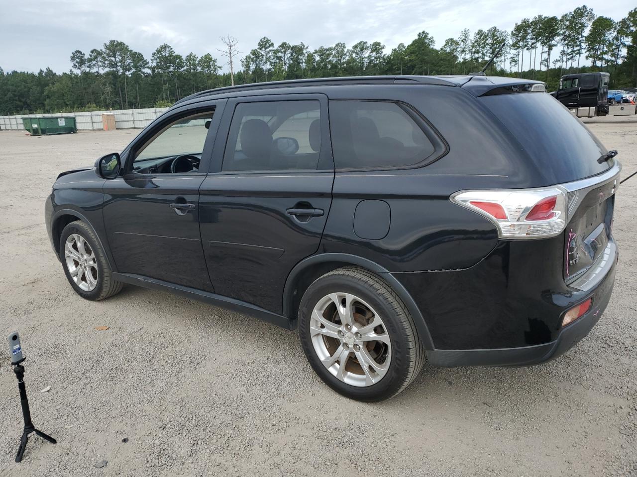 JA4AD3A39FZ000256 2015 MITSUBISHI OUTLANDER - Image 2