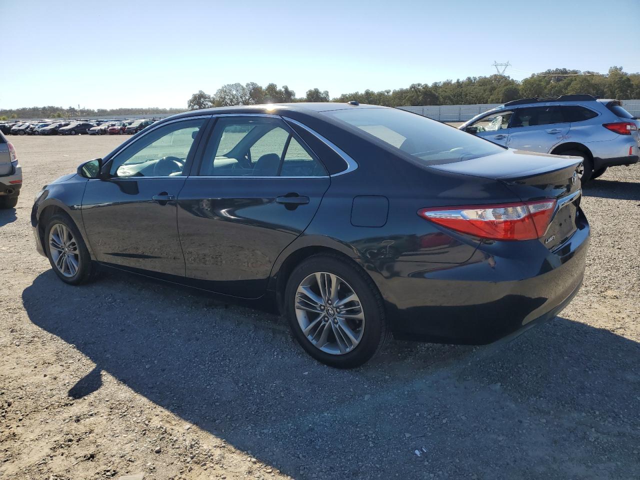 4T1BF1FK5HU338743 2017 TOYOTA CAMRY - Image 2