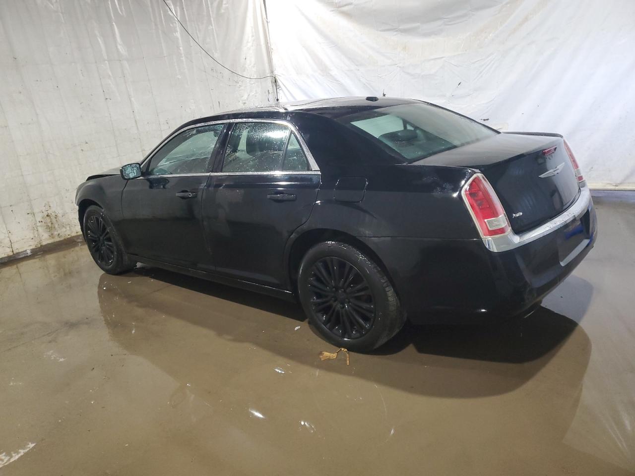 2013 Chrysler 300 - Image 2