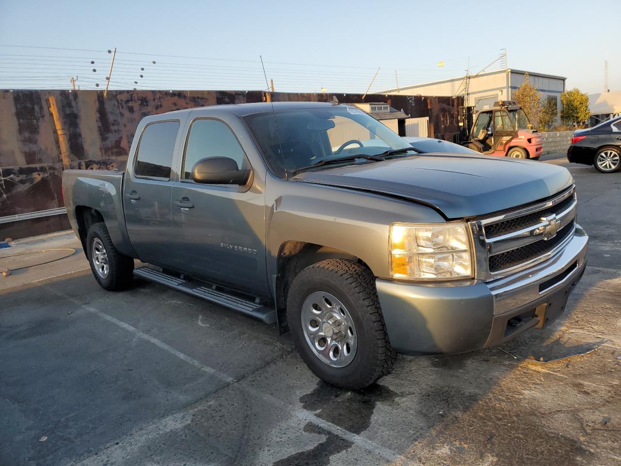 2011 Chevrolet Silverado - Image 4
