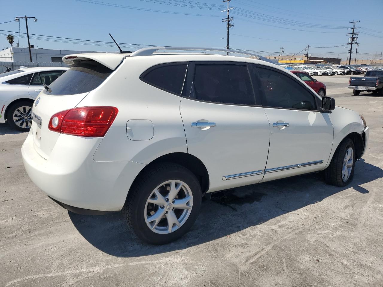 2015 Nissan Rogue - Image 3